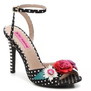 Betsey Johnson INES Black/White Flower Appliqué Sandal Size 9